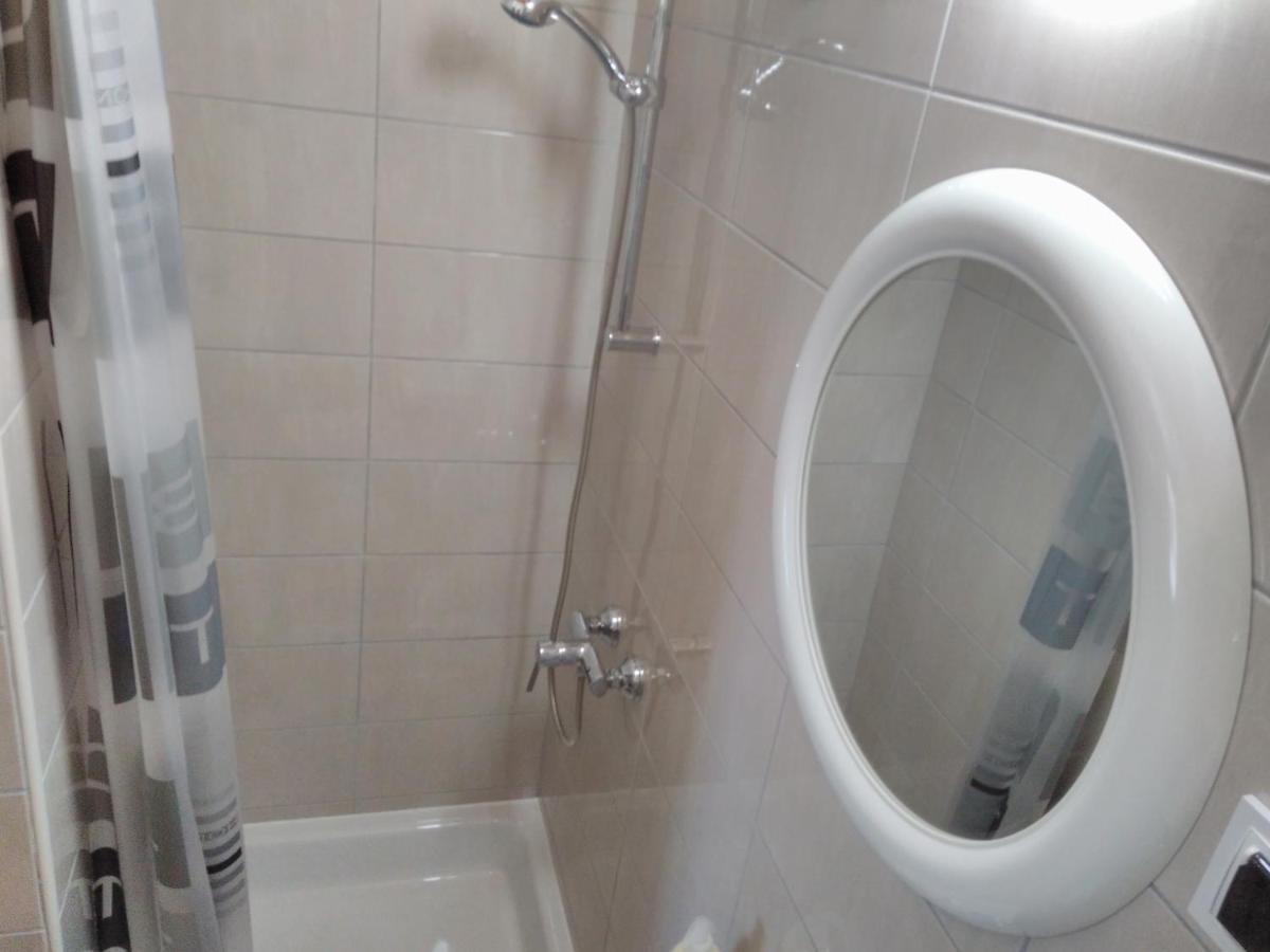 Apartments Dado Новаля Екстериор снимка