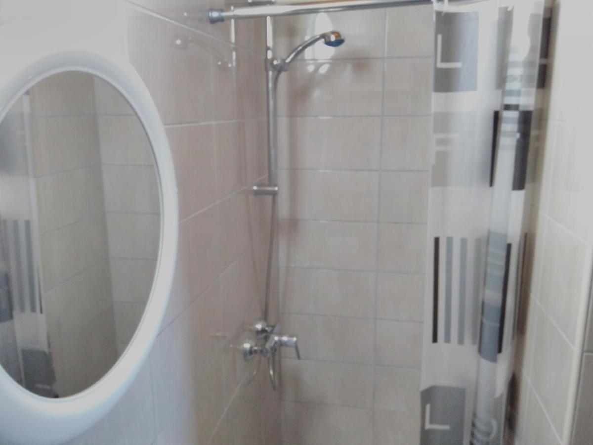 Apartments Dado Новаля Екстериор снимка
