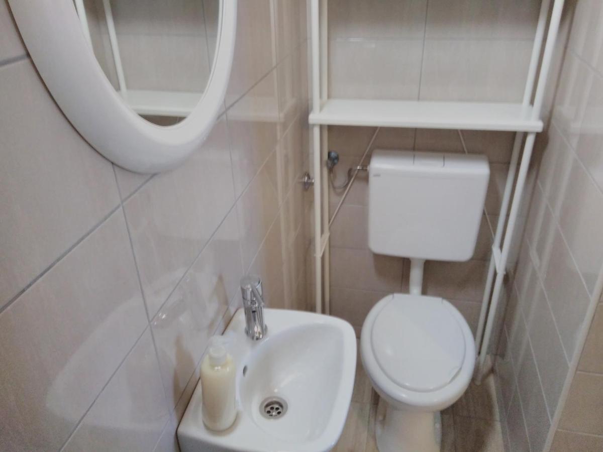 Apartments Dado Новаля Екстериор снимка