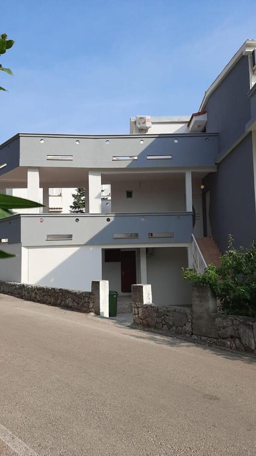 Apartments Dado Новаля Екстериор снимка