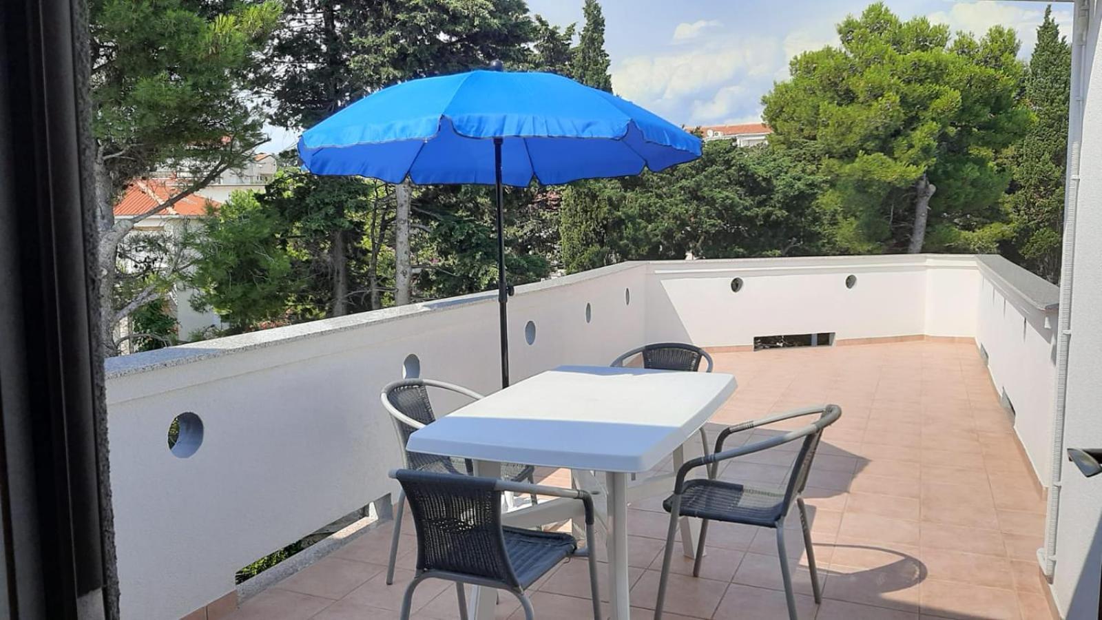 Apartments Dado Новаля Екстериор снимка