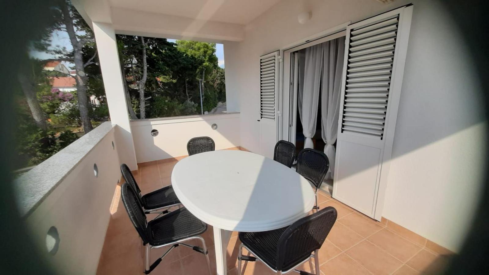 Apartments Dado Новаля Екстериор снимка