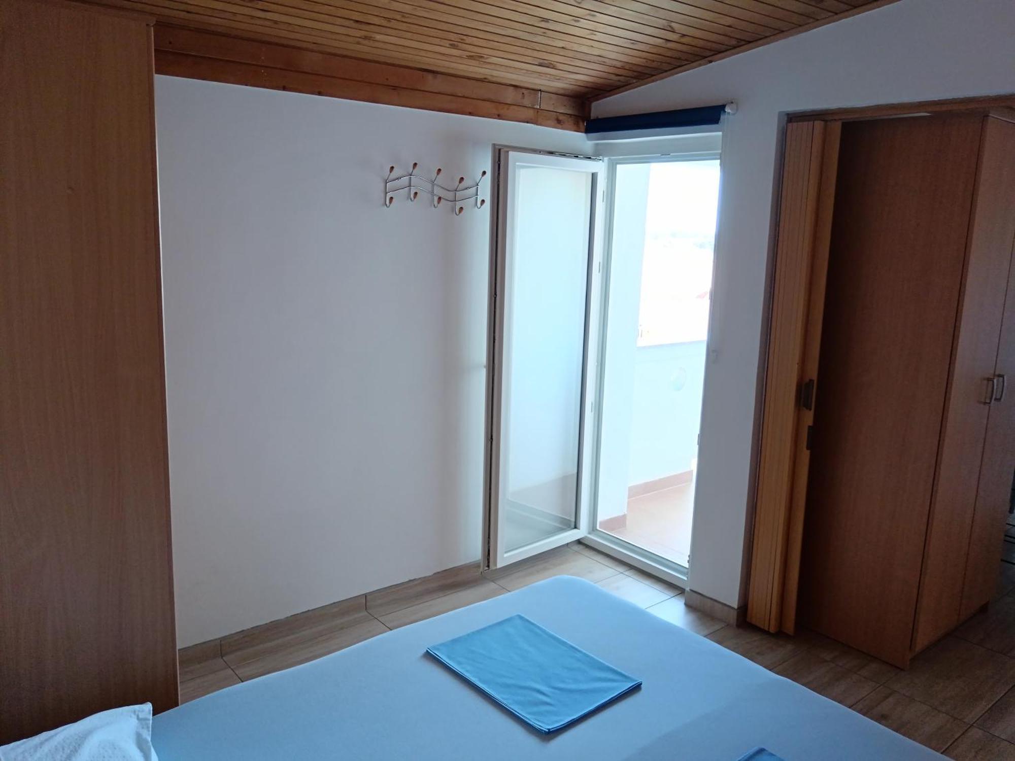 Apartments Dado Новаля Екстериор снимка